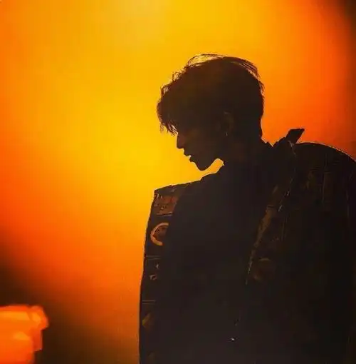 蔡徐坤##蔡徐坤新歌afterglow