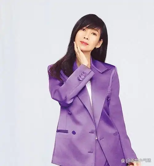 56岁玉女掌门人周慧敏近照曝光网友岁月无情啊