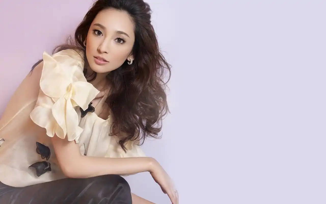 吴佩慈宽屏壁纸