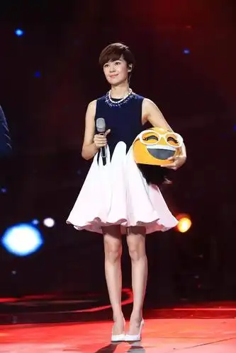 《斯柯达 蒙面唱将猜猜猜》郁可唯罗中旭惊人揭面 "恐龙"霸气直通年度