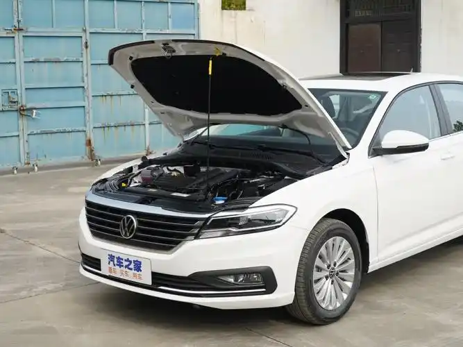 上汽大众朗逸报价及图片(一汽大众速腾2023落地价格)