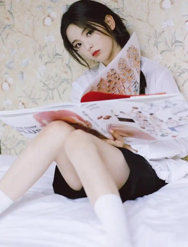 杨超越写真,你觉得她适合哪个风格
