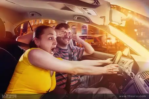 首页 高清图片 高清人物图片 关键词:外国情侣莽撞开车情侣夕阳开车