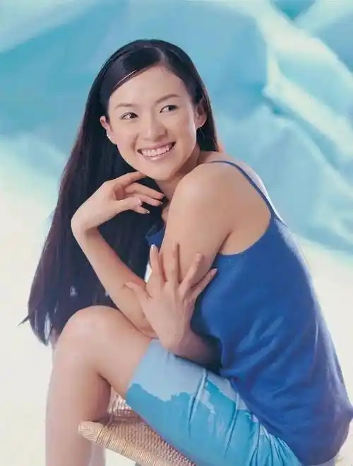 原创章子怡大学时期旧照曝光穿粉色连体裤清纯又娇俏真是天生丽质