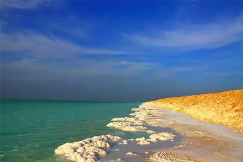 神秘的罗布泊重现美丽湖泊