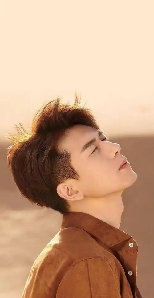 王一博喉结,肖战喉结,任嘉伦喉结,爱豆喉结谁最让你心动_张新成_邓伦