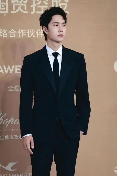 王一博西装造型