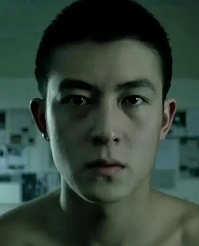 无间道里为什么陈冠希要撞死刘嘉玲是为了保护自己吗