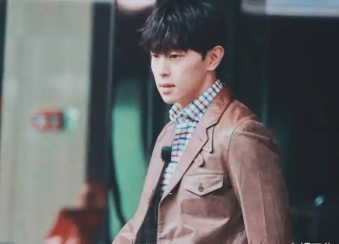 原创密室2开始录制后邓伦突然更博发文网友们无法冷静下来