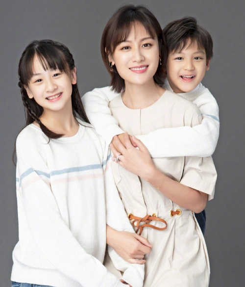 有种"神基因"叫田亮,一家四口竟"三个田亮",网友:脸盲了!