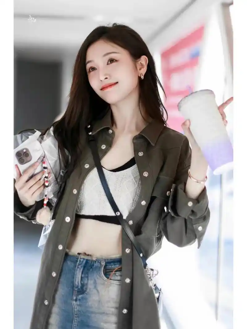 吴宣仪这腿是人该有的吗?