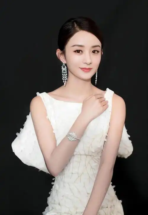 赵丽颖仙气十足