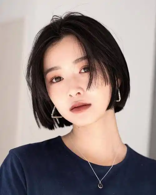 女士短发别乱剪,有这3种就够了,简单减龄很个性_造型_时尚_女性