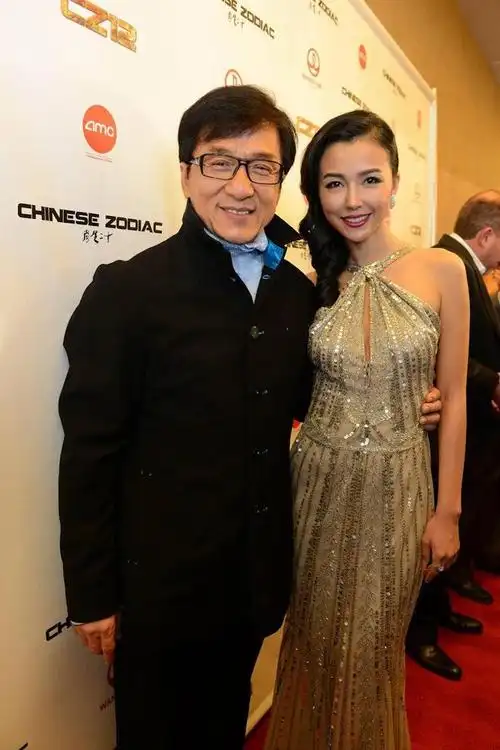 20年星途平平不及师妹刘亦菲|成龙|王珞丹|姚星彤|新闻女王_网易订阅