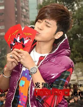 什么样的皮肤适合染黄发?