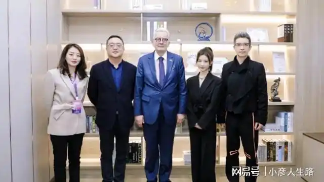 王思聪前女友雪梨成被执行人,90万股权被冻结,此前偷逃税遭封杀