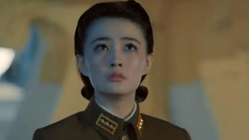 风声中徐璐穿上军装特别飒她会成为下一个李宁玉吗现实中徐璐私服更美