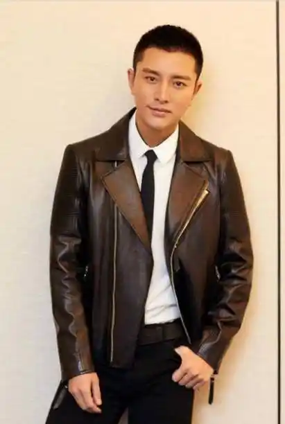 37岁贾乃亮骑三轮车环海,半路没电推着走,脚踩塑料拖鞋_录像_穿着