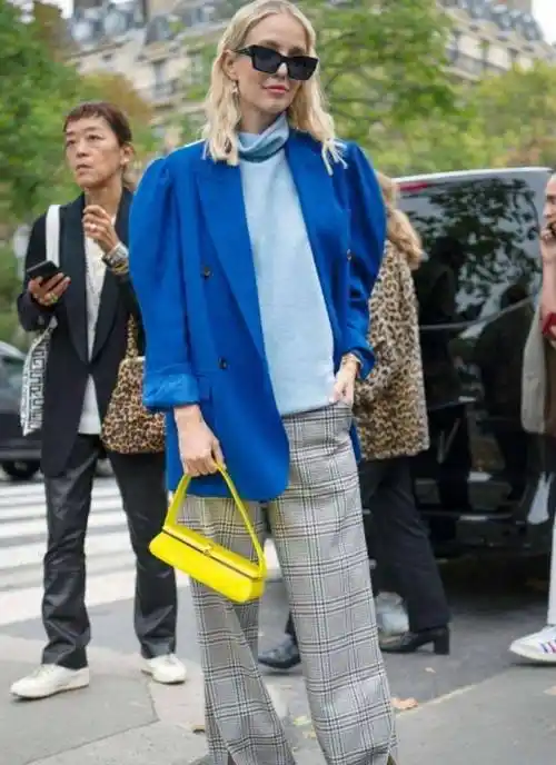 浅蓝色到底配什么颜色才好看?_色彩_时尚_清新