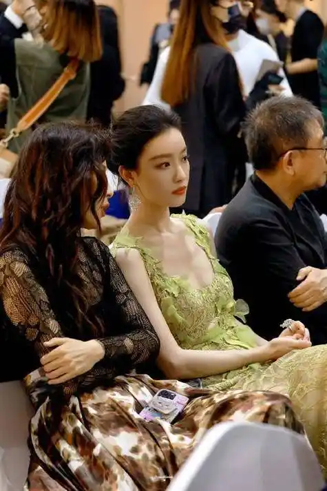 事实证明,离开张艺谋10年的倪妮,终于"活"过来了_电影_合作_金陵