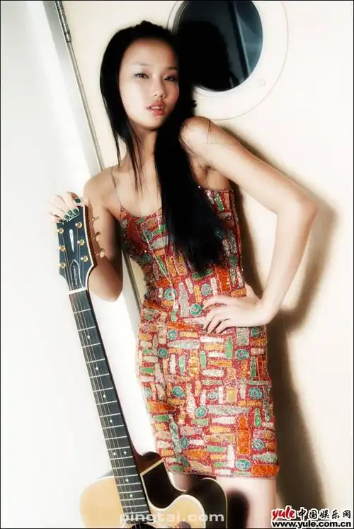 黄龄_明星档案_写真_图片_资料_照片_中国娱乐网