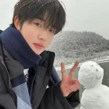 很阳光又很励志的耐看男生头像