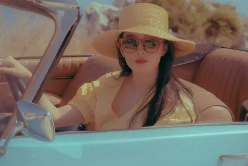 电脑壁纸 明星 大陆明星 墨镜长裙刘亦菲摩纳哥唯美写真