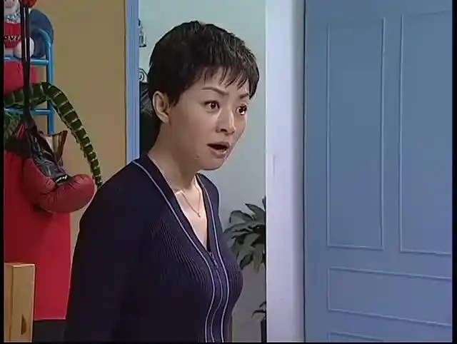 家有儿女 亏心事做多了!小雨听到妈妈到来!措手不及说错话了