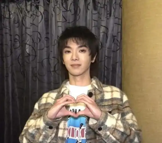 5华晨宇华晨宇我们喜欢你~7815你真的真的很帅呀90唱歌很棒呀