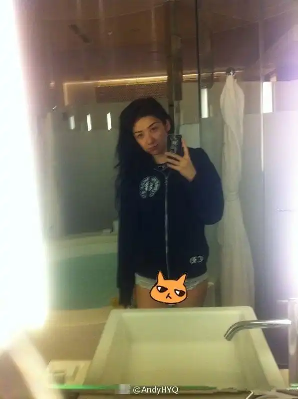 黄毅清曝光黄奕大尺度隐私照因不满法院强制执行