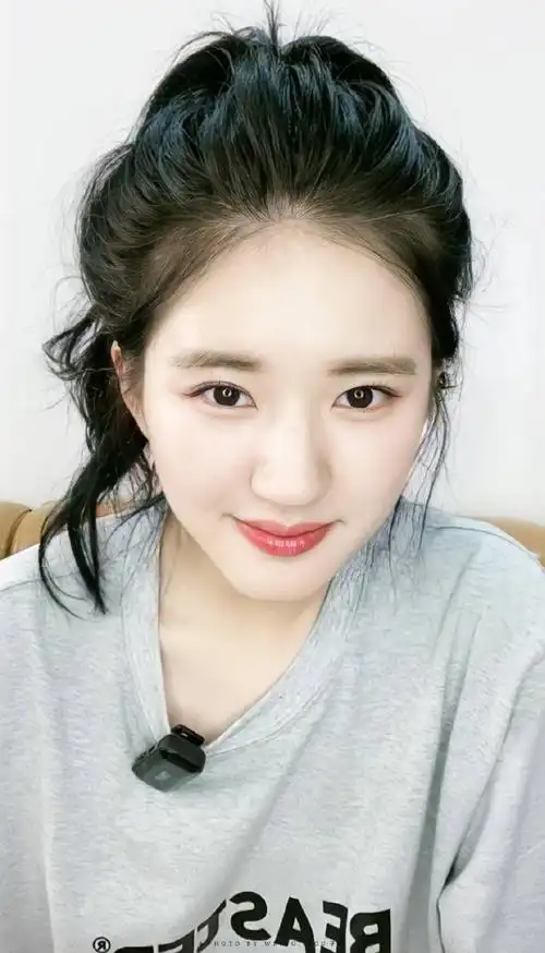 赵露思上半身舞蹈动态图片|赵露思直播扎丸子头照片