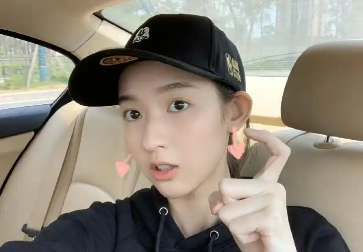 王玉雯可爱甜美自拍照图片19