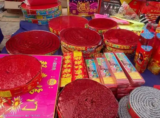 关键词:鞭炮 炮竹 礼炮 春节喜炮 福炮 大红炮 烟花爆竹 摄影图 摄影