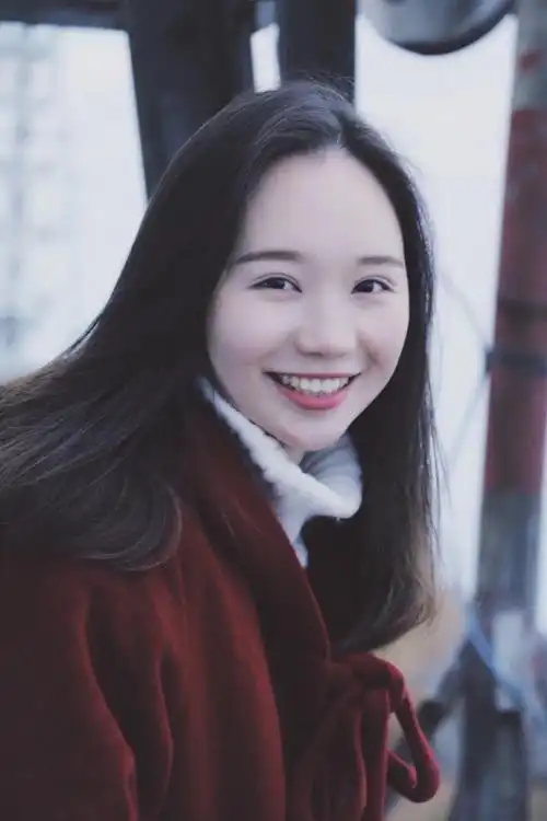 事发江滨路深夜抢救路人的最美护士