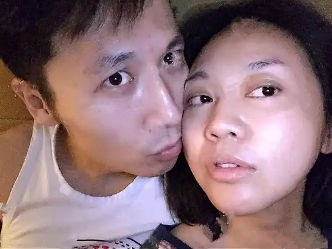 闫妮与昔日男友亲密照曝光