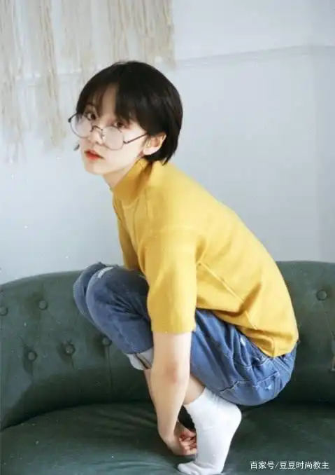 她演诸葛大力走红全网,成果"中学照"被曝出,整不整容一目了然