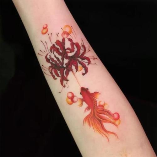 金鱼彼岸花纹身贴防水女 持久性感网红仿真手臂曼珠沙华地狱少女