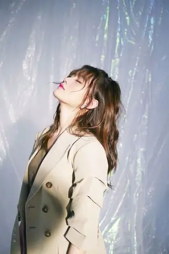 "佛系"少女陈意涵   化身创作才女表现真实自我与舞台上轻快动感的