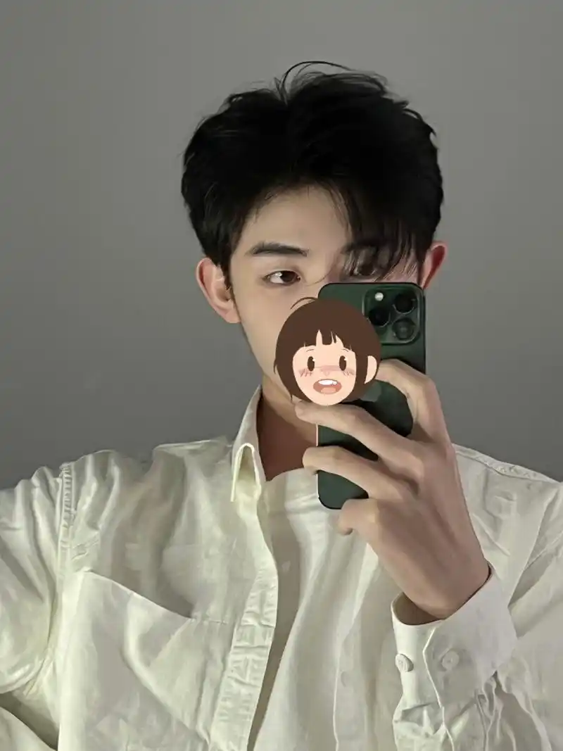 男生发型推荐三七侧分 简直帅爆了 9696长度在6-8cm 日常打理比较