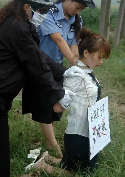 死刑犯执行枪决时,被子弹打中会有疼痛感吗?还是直接失去知觉?