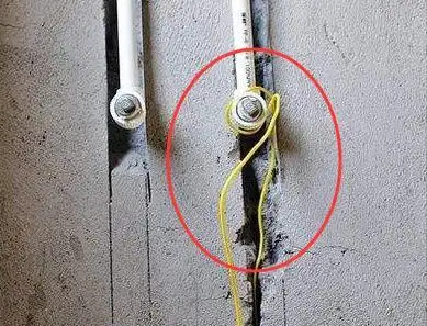 卫生间装花洒时一定接地线,听电工说完,下次再不敢装漏了|卫生间|花洒