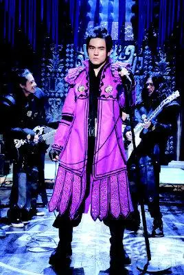 周杰伦拍《黄金甲》mv大胆玩紫(图)