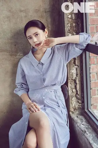 秋瓷炫韩国杂志封面曝光 浪漫演绎初夏清新