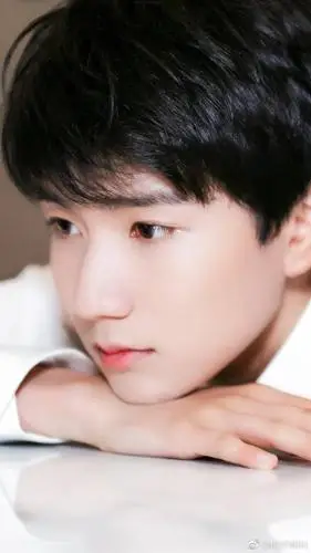 王源眼睛像星星82一样