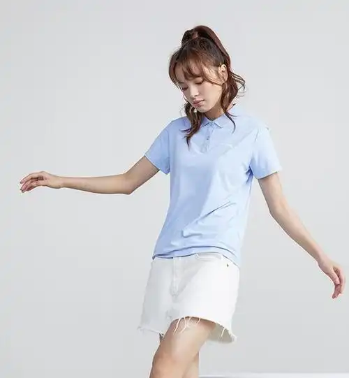 中年女人别老穿t恤,polo衫才是被低估的时髦,比你想象中更高级