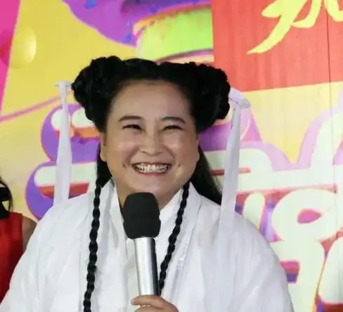 图欢乐喜剧人贾玲小品倩女幽魂激情热舞色诱小鲜肉