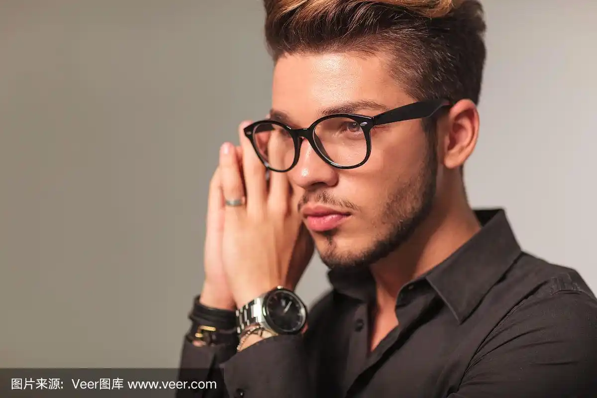 特写,眼镜,侧面视角,青年男人,注视镜头