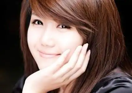 程雷王萌萌恋情公开 舞台亮相甜蜜牵手/组图