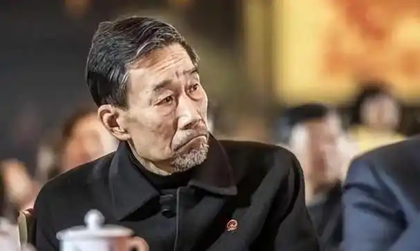 老戏骨"晚节不保"?70岁李雪健台词不清,他累,观众更累