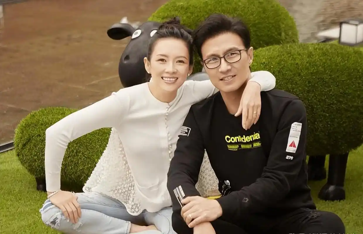 章子怡的五段感情经历 章子怡的五段感情经历,第一任是歌手高枫,第二